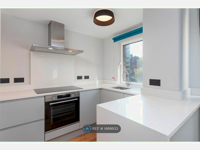 2 Bedroom Flat To Rent In Cromwell Road, Hove, BN3