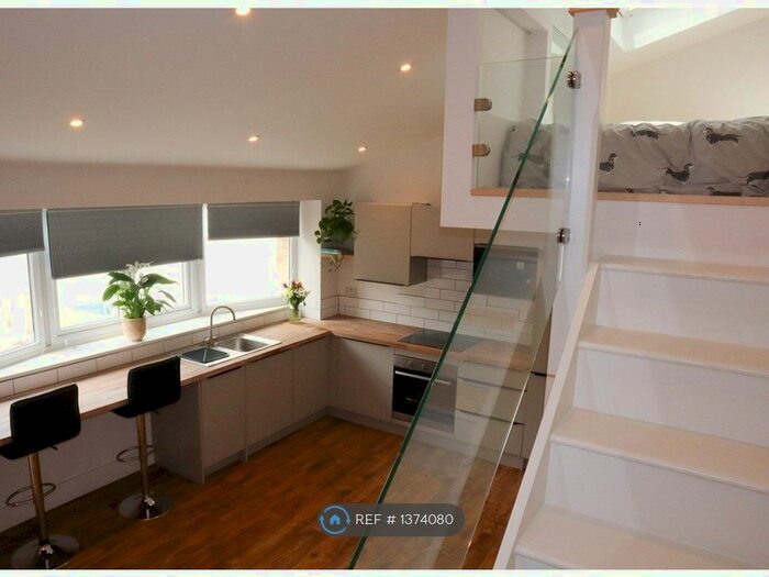 Studio To Rent In Winchester Road, Twickenham, TW1