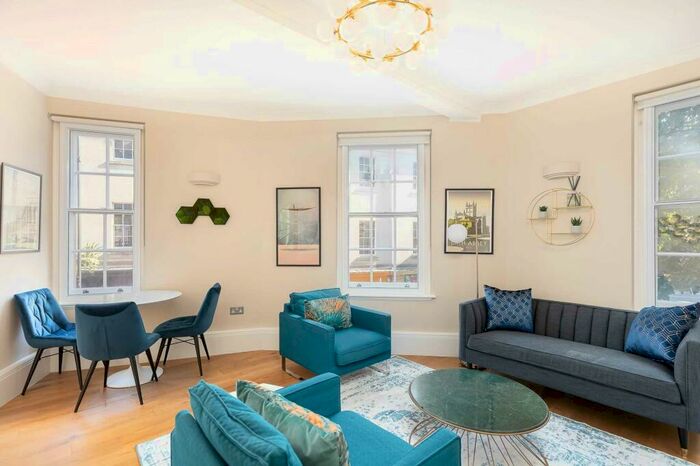 2 Bedroom Apartment To Rent In Monmouth Street, BA1