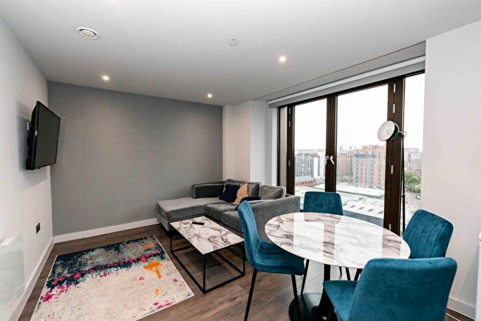 2 Bedroom Apartment To Rent In Bedroom St Floor Apartment In Liverpool City Centre, L1