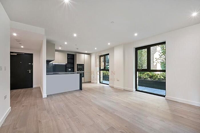 2 Bedroom Flat To Rent In Anax Street, London, N4