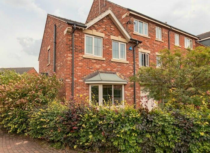 3 Bedroom Semi-Detached House To Rent In Mimosa Court, Scunthorpe DN16