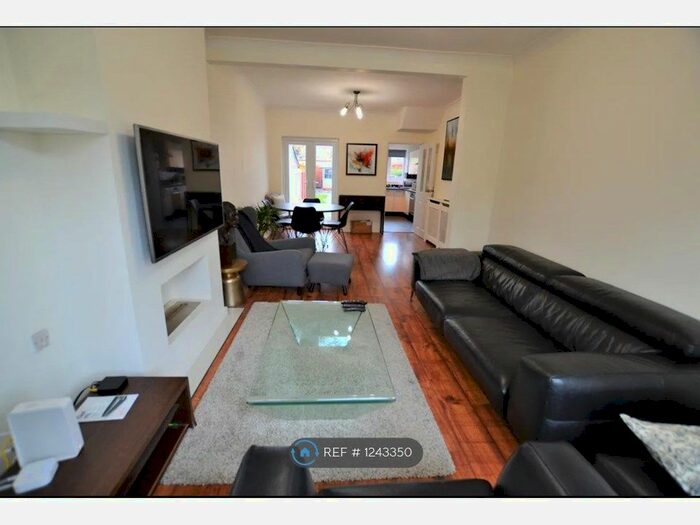 3 Bedroom Terraced House To Rent In Clive Road, Enfield, EN1