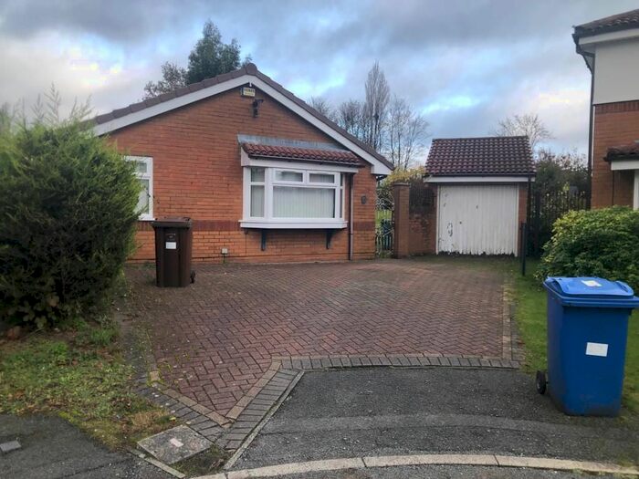 3 Bedroom Town House To Rent In Butterstile Lane, Prestwich, Manches, M25