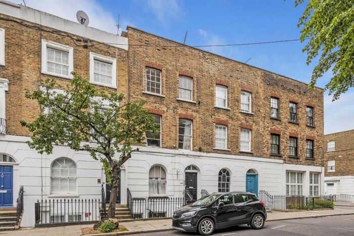 Flat To Rent In Offord Road, Islington, N1