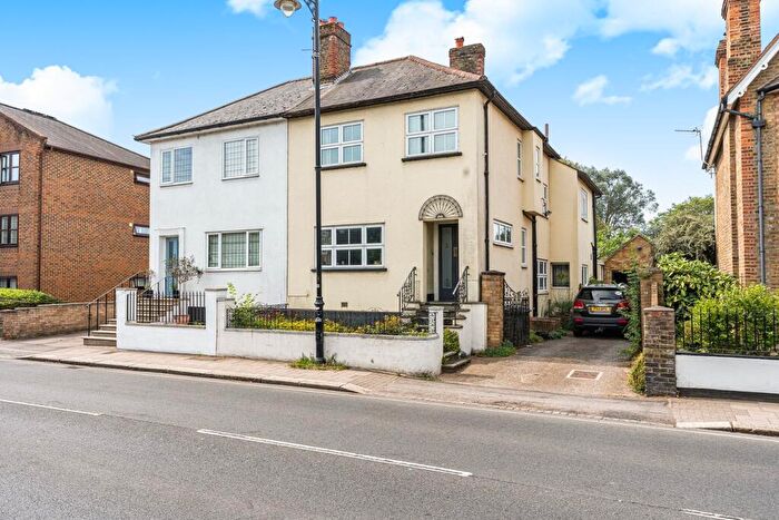 5 Bedroom Semi-Detached House For Sale In London Street, Chertsey, KT16