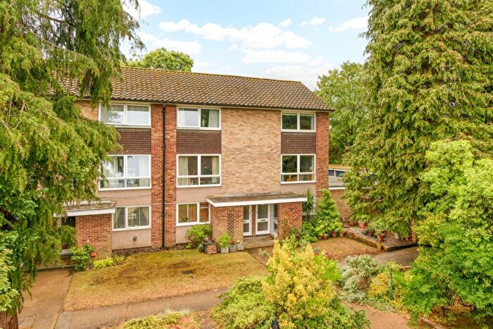 2 Bedroom Maisonette For Sale In Priory Close, Walton-on-Thames, KT12