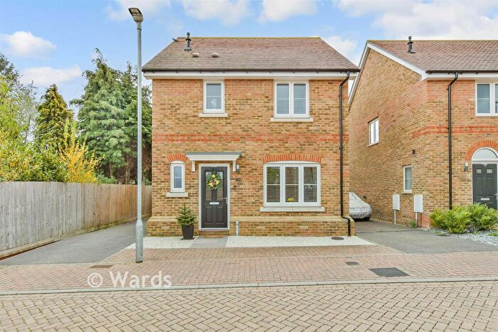 3 Bedroom Detached House For Sale In Pemberton Rise, Bapchild, Sittingbourne, Kent, ME9