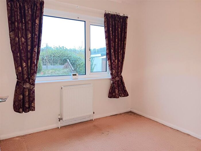 2 Bedroom Semi-Detached Bungalow For Sale In North Boundary Road, Brixham, TQ5