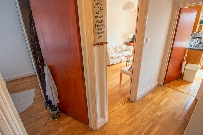 1 Bedroom Flat To Rent In Nayim Place, Amhurst Road, Hackney, E8