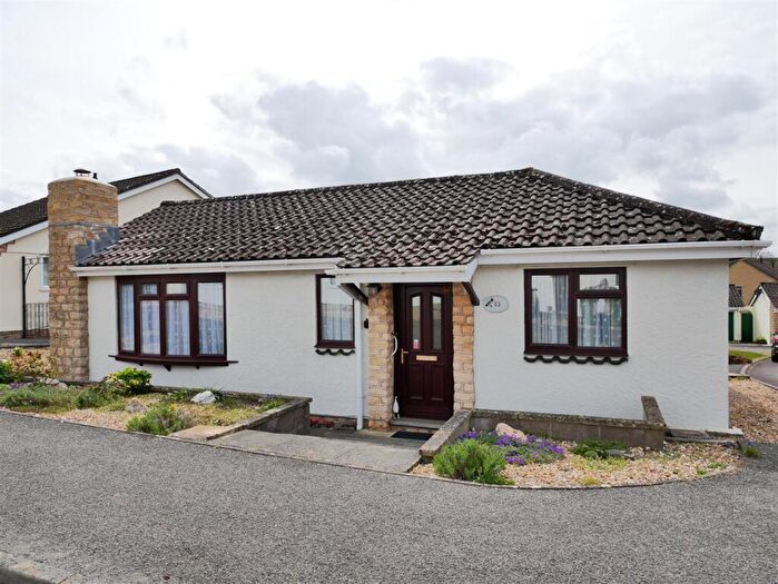 2 Bedroom Detached House For Sale In Long Barrow Road, Calne, SN11