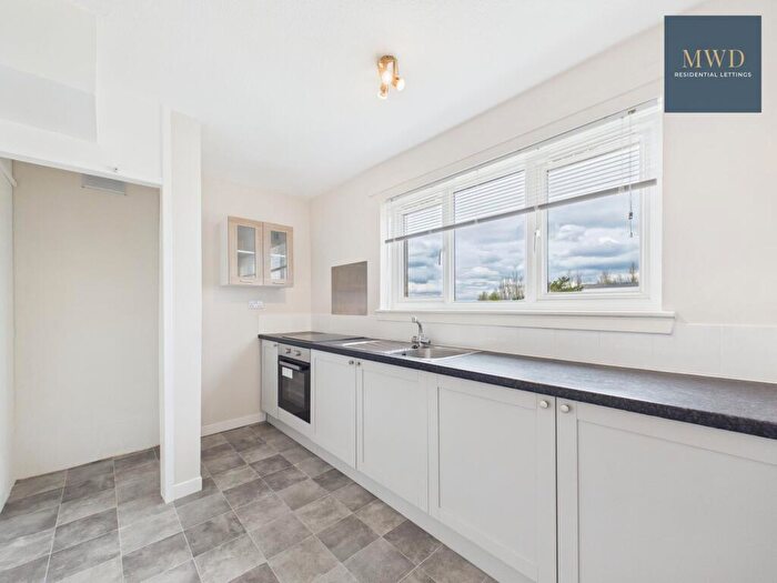 2 Bedroom Flat To Rent In Mallard Crescent, Greenhills, G75