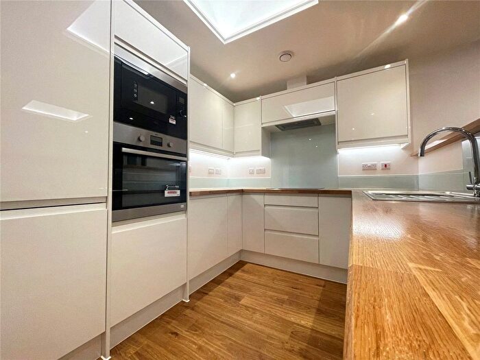 2 Bedroom Flat To Rent In Greenview Drive, Raynes Park, London, SW20