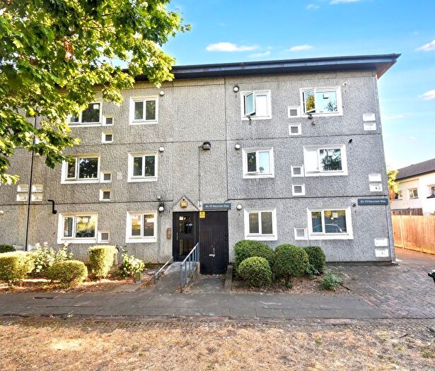 2 Bedroom Flat For Sale In Raccoon Way, Hounslow, TW4