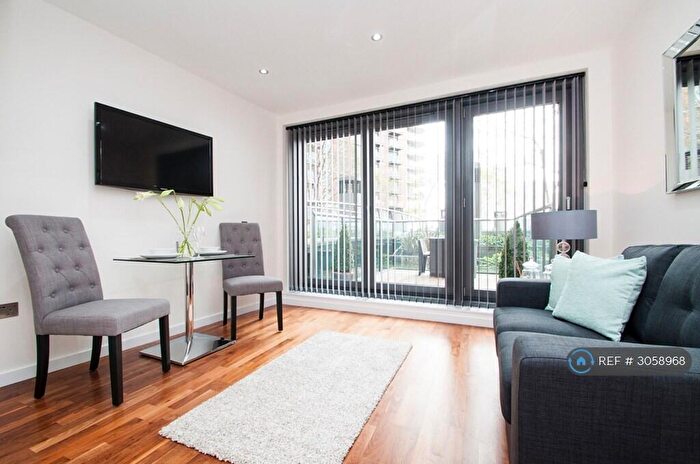 Studio To Rent In Fairmont Avenue, London, E14