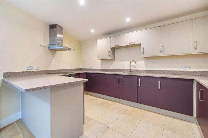 2 Bedroom Apartment For Sale In Milton Road, Wokingham, Berkshire, RG40