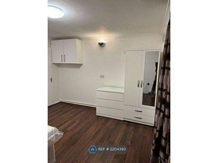 Studio To Rent In The Common, London, E15