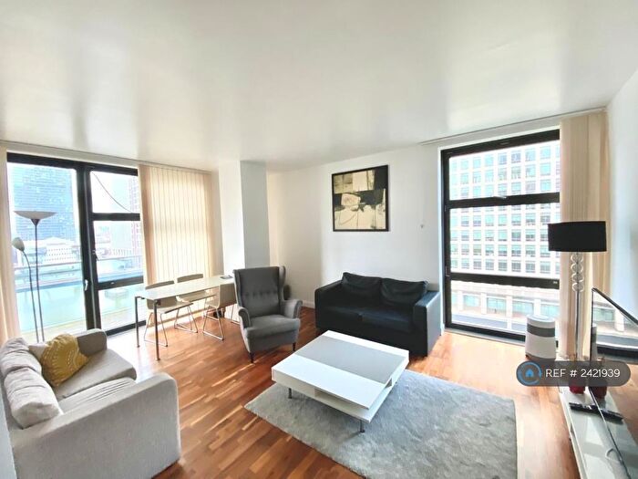 2 Bedroom Flat To Rent In Discovery Dock Apartments West, London, E14