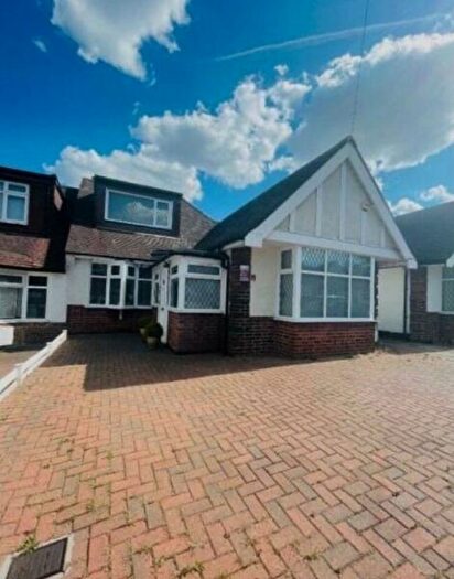 5 Bedroom Property To Rent In Milton Avenue, Barnet, EN5