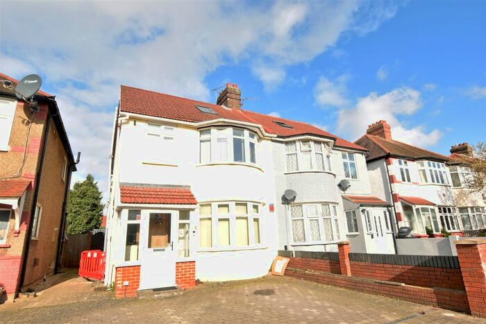4 Bedroom Semi-Detached House To Rent In The Drive, Isleworth, TW7