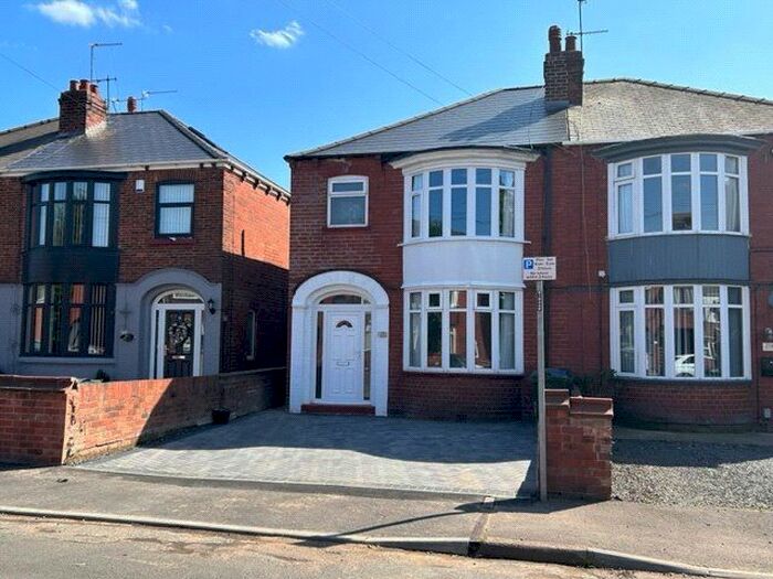3 Bedroom Semi-Detached House To Rent In Woodhouse Road, Doncaster, South Yorkshire, DN2