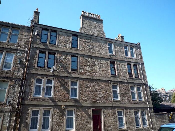 2 Bedroom Flat To Rent In Baldovan Terrace, Baxter Park, Dundee, DD4