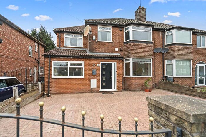 4 Bedroom Semi-Detached House For Sale In Greenacre Lane, Worsley, Manchester, M28