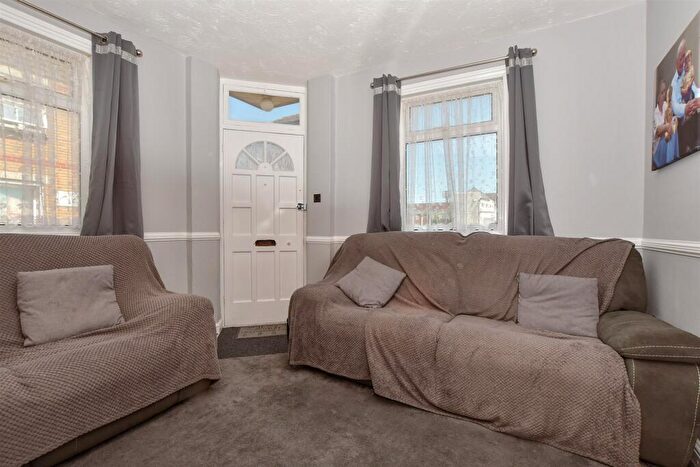 2 Bedroom End Of Terrace House For Sale In Sheppey Street, Bluetown, Sheerness, Kent, ME12