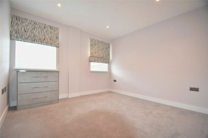 2 Bedroom Flat To Rent In Truscon House, 11 Station Road, Gerrards Cross, Buckinghamshire SL9