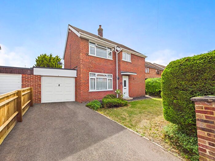 3 Bedroom Detached House For Sale In Benton Drive, Chinnor, Oxfordshire, OX39