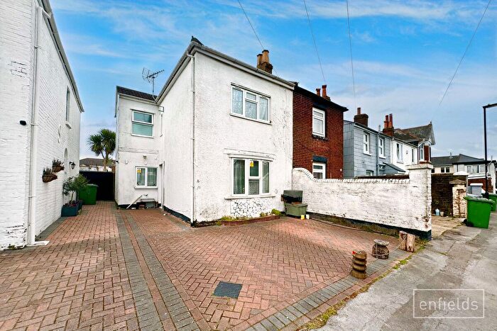 2 Bedroom Semi-Detached House For Sale In Elgin Road, Southampton, SO15