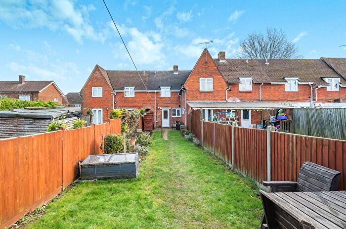 3 Bedroom Terraced House For Sale In King George Road, Andover, SP10
