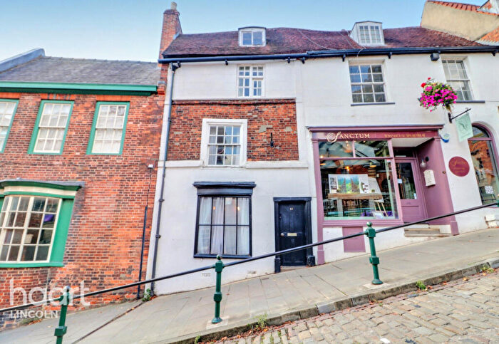 3 Bedroom Terraced House For Sale In Steep Hill, Lincoln, LN2
