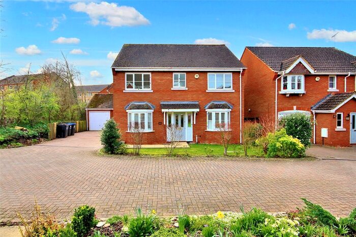 4 Bedroom Detached House To Rent In Florence Way, Knaphill, Woking, Surrey, GU21