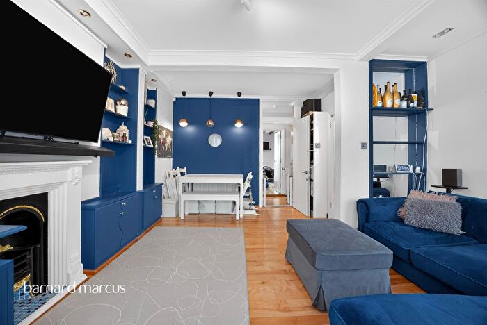 4 Bedroom Semi-Detached House For Sale In Sylverdale Road, Croydon, CR0