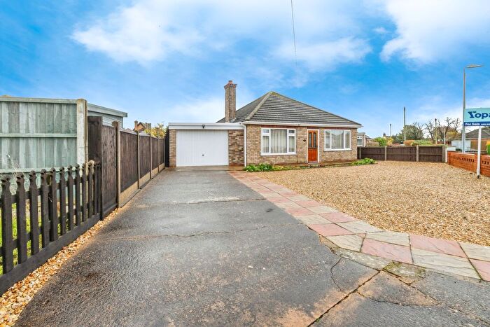 2 Bedroom Detached Bungalow For Sale In Manor Road, North Hykeham, LN6