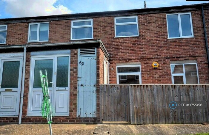 2 Bedroom Maisonette To Rent In Beverley Close, Holton-Le-Clay, Grimsby, DN36