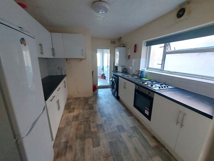 4 Bedroom Terraced House To Rent In Ilford, Essex, IG1