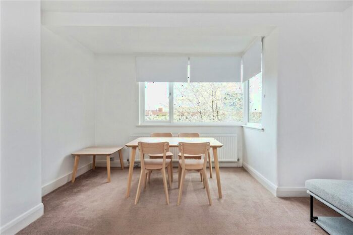 2 Bedroom Apartment To Rent In Damien Street, London, E1