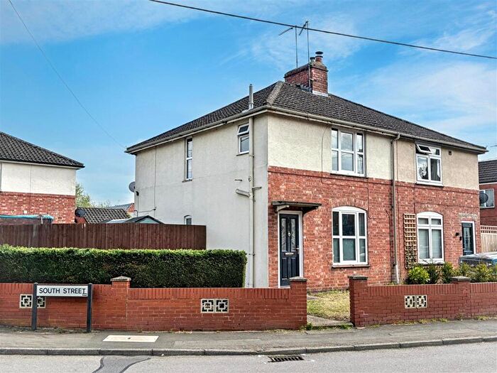 3 Bedroom Semi-Detached House For Sale In South Street, Wollaston, NN29