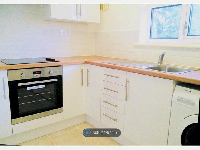 1 Bedroom Flat To Rent In Milton Road, Cambridge, CB4