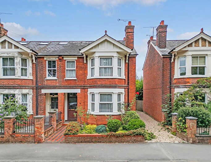 4 Bedroom Semi-Detached House For Sale In Vicarage Road, Chelmsford, CM2