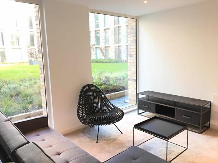 Flat To Rent In Burlington Square, Manchester, Hulme, M15