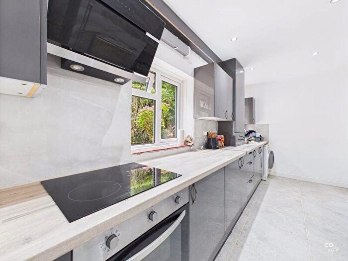 5 Bedroom Semi-Detached House To Rent In Ashurst Road, Brighton, BN2