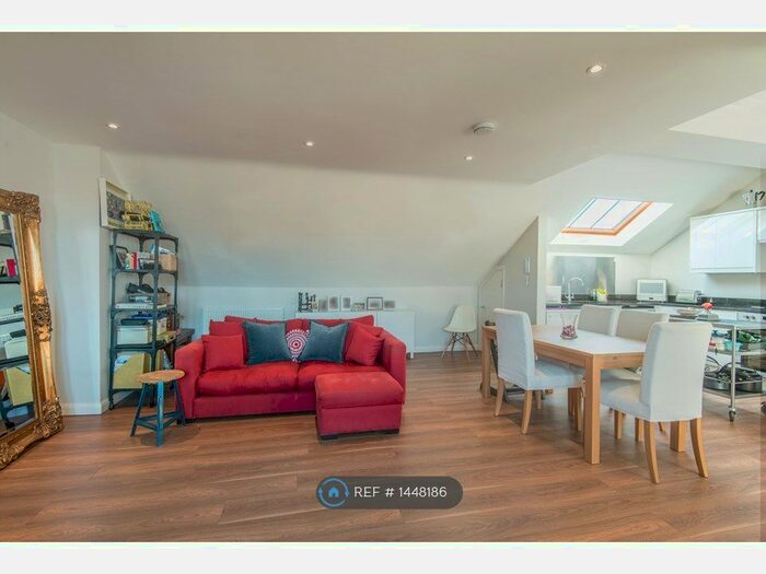 3 Bedroom Flat To Rent In Brondesbury Road, London, NW6