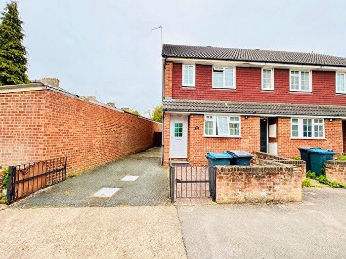 2 Bedroom Terraced House To Rent In Cottage Grove, Surbiton, KT6