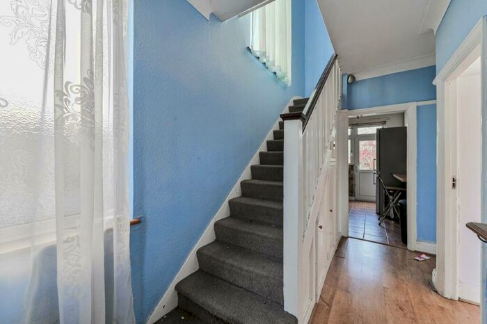 3 Bedroom Terraced House To Rent In Perth Road, Wood Green, London, N22