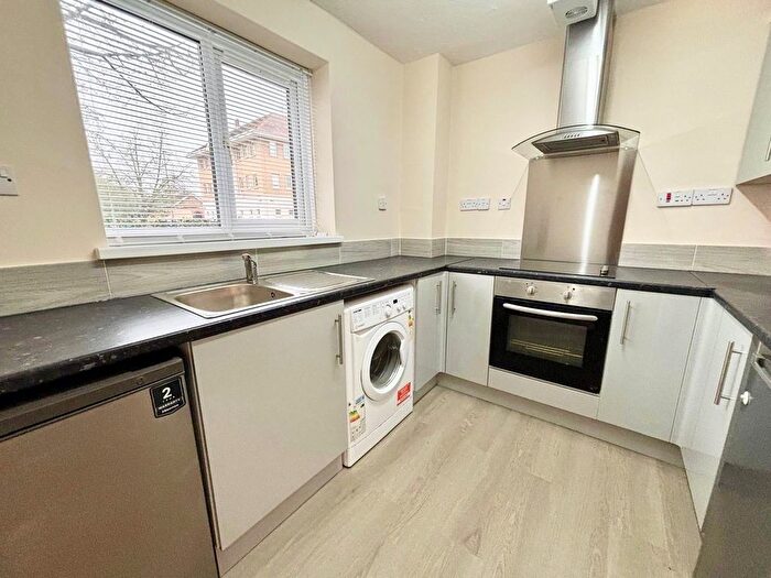 2 Bedroom Flat To Rent In Sidney Road, Staines-Upon-Thames, TW18