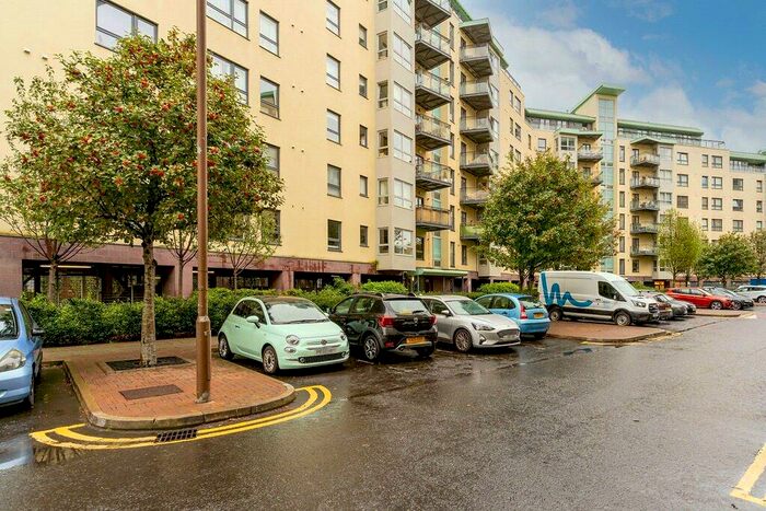 3 Bedroom Flat To Rent In Portland Gardens, The Shore, Edinburgh, EH6