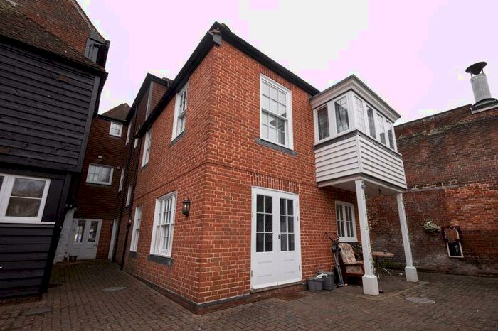 1 Bedroom Flat To Rent In A Palace Street, Canterbury, CT1